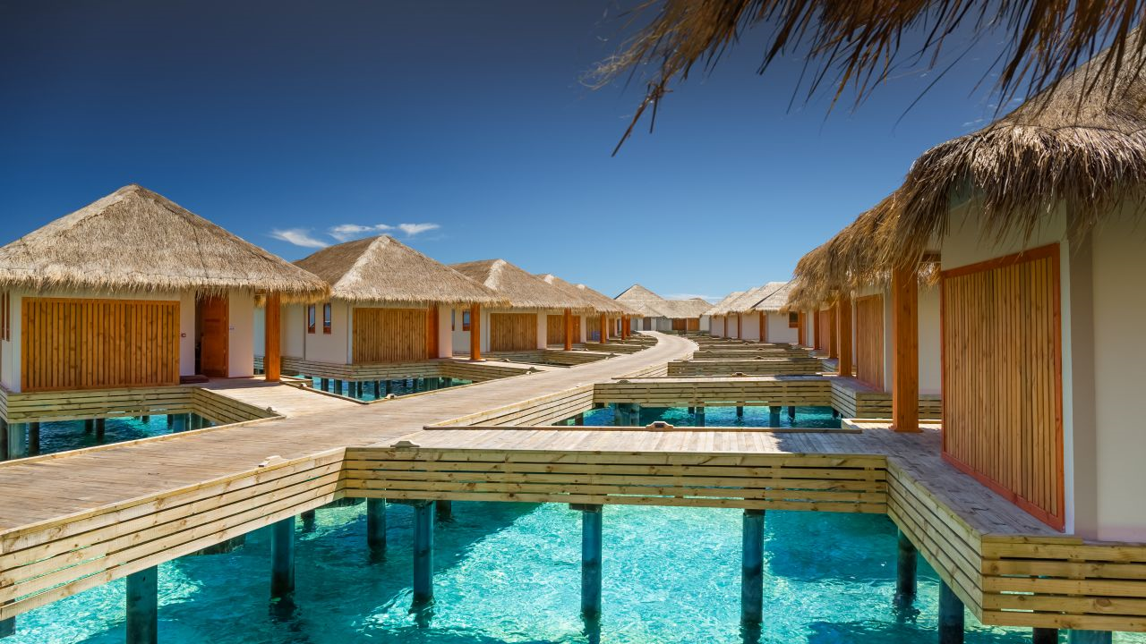 5 Sterne Kudafushi Resort & Spa