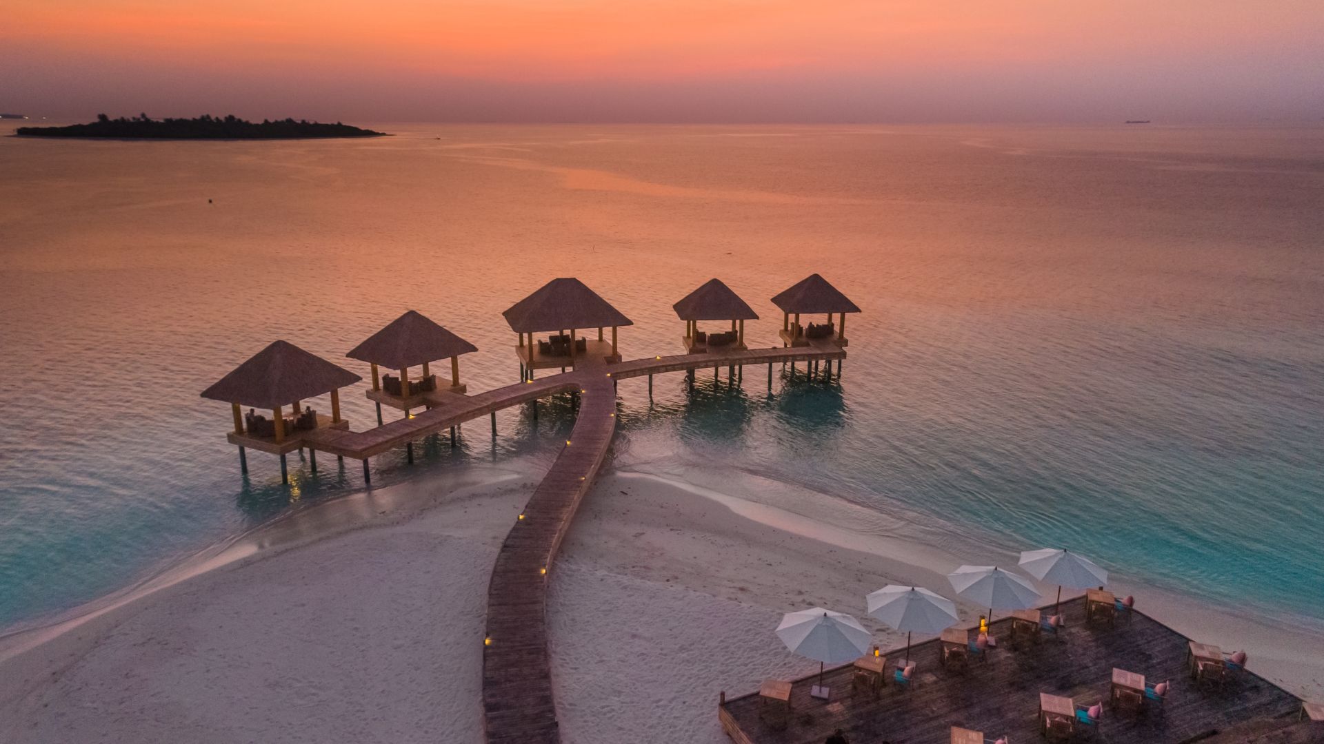 5 Sterne Kudafushi Resort & Spa