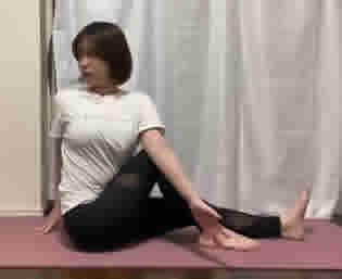 『寒暖差疲労』に効果的な自律神経ヨガや耳のマッサージ方法を紹介