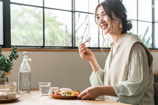 疲れがとれない人必見！リラックスを助ける食材と食べ方のポイント