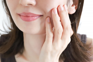 あれ、肌が何だか黄色い？それは体の糖化のサインかも！老化の原因となる糖化について詳しく紹介