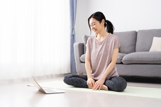 オンラインヨガ体験記〜スタジオとの違いとリアルな感想〜
