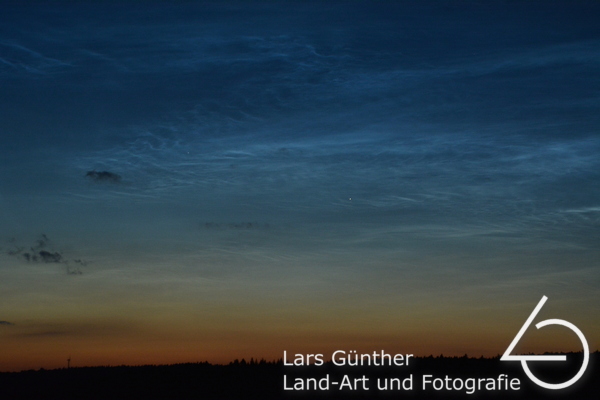 Leuchtende Nachtwolken über Konstein