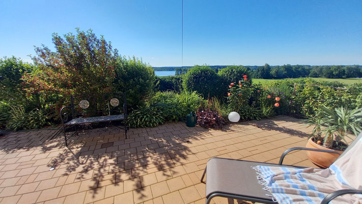 Ferienwohnung am Simssee mit eigener Terrasse bei Rosenheim