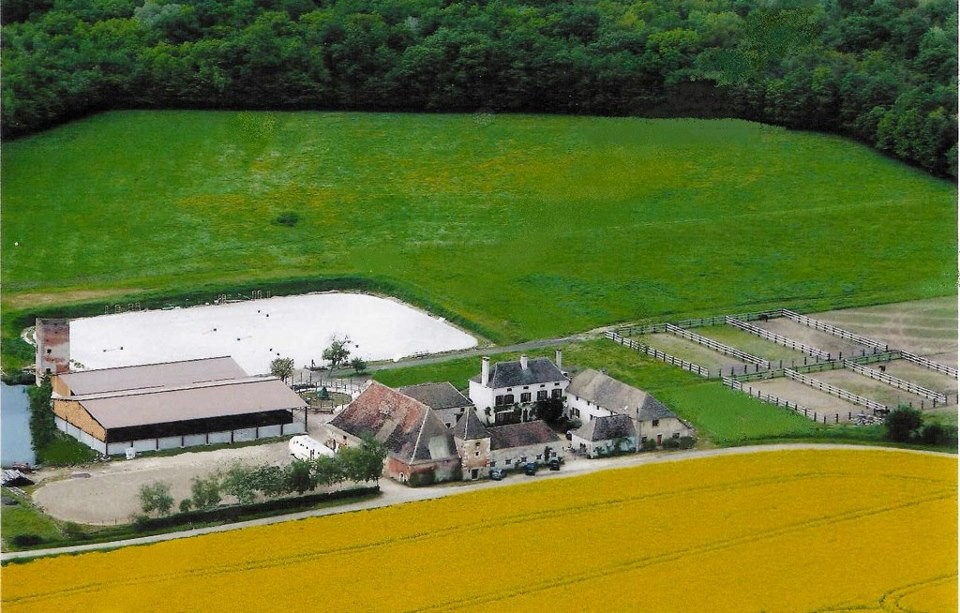 écurie bruno garez   à proximité de chalon sur saone