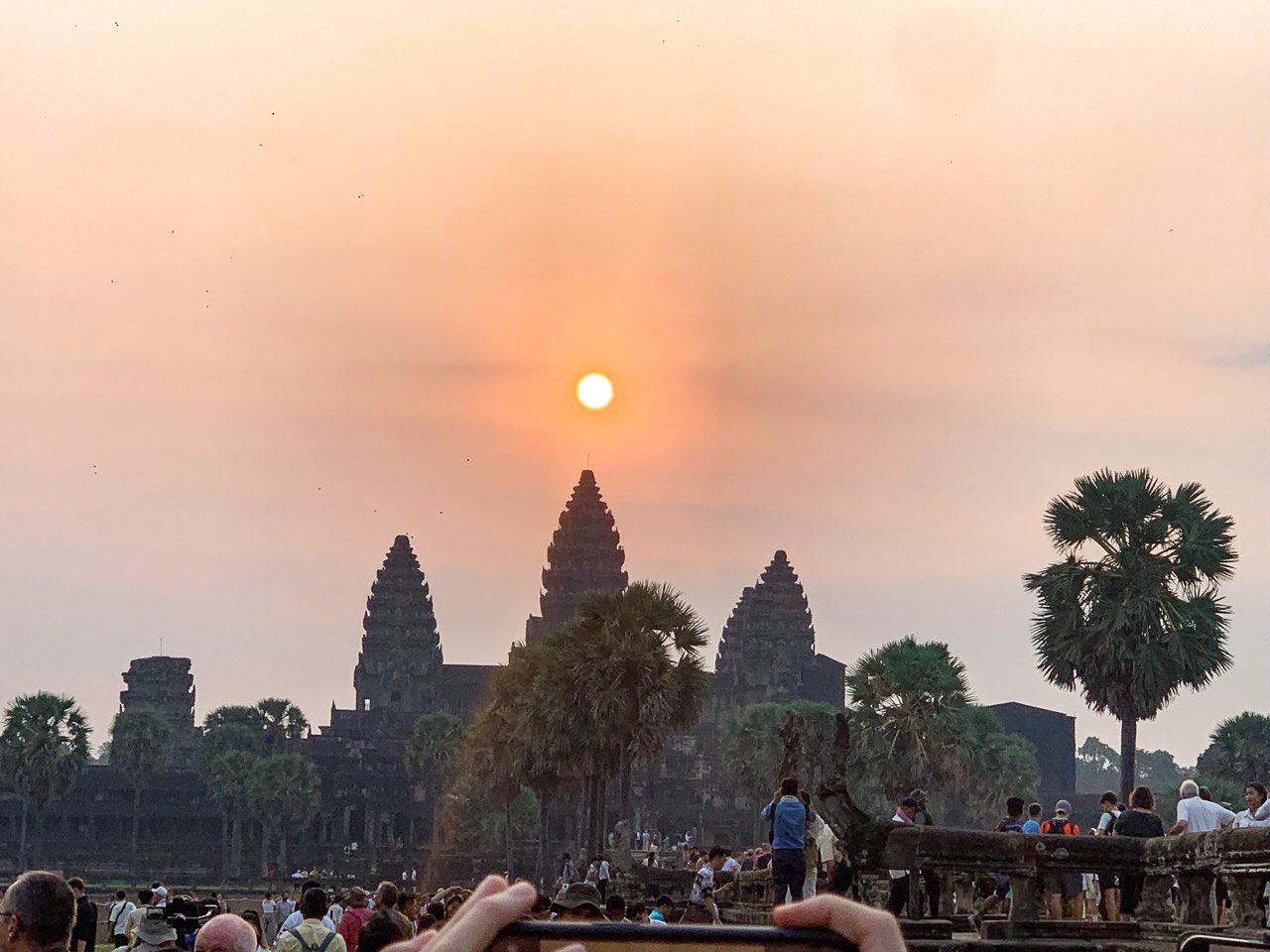 カンボジア プノンバケンの夕陽　リトグラフ 額装
作家：深見東州 カンボジア プノンバケンの夕陽 リトグラフ 額装 作家：深見東州