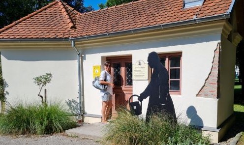 im historisches Badehäuschen im Stadtgarten 