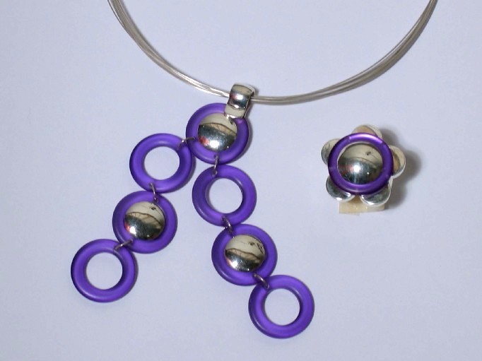 Colgante y anillo