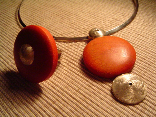Colgantes (Dijes) y Anillos