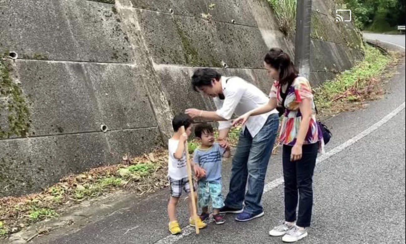 家族４人の散策。こちらのご家族は後に大阪から滋賀の田舎に移住されました。
