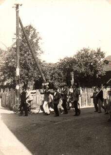 Festzug an der Mendener Str. 13 - Eheleute P. Daufenbach