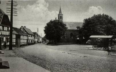 Siegburg-Mülldorf um 1900 - Marktplatz mit Kirche und Hauptstraße