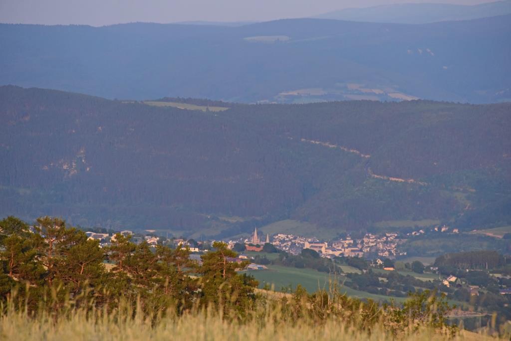 Vue plongeante sur Mende et sa cathédrale