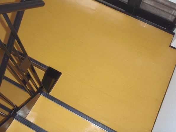 階段室塗装施工事例写真(東京都豊島区東池袋)