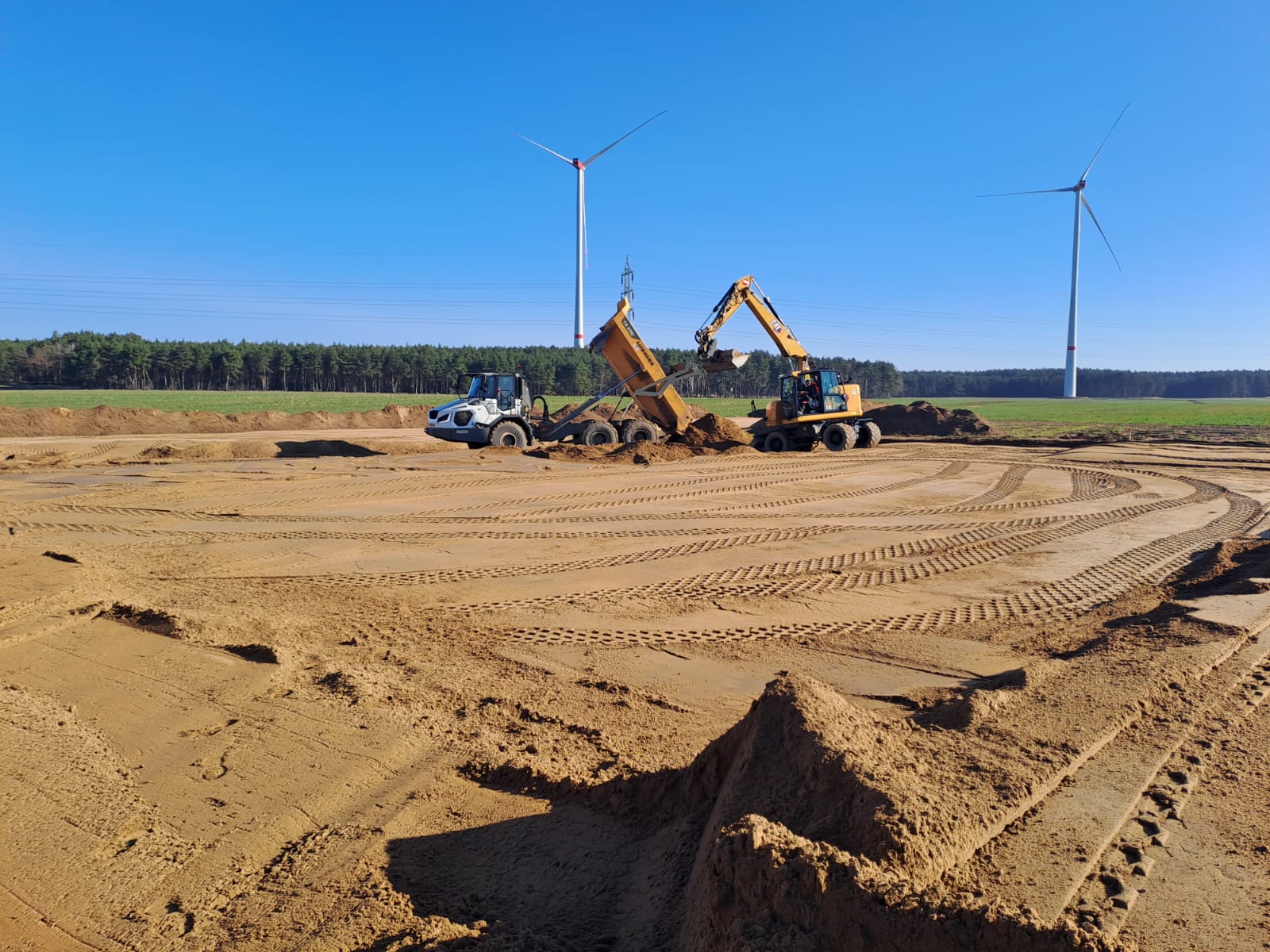 Wegebau und Kranstellfläche
