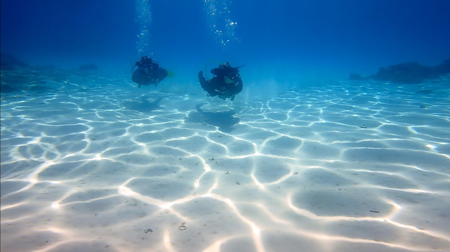 7. Why Small Group Diving Is Better Than Large Dive Tours