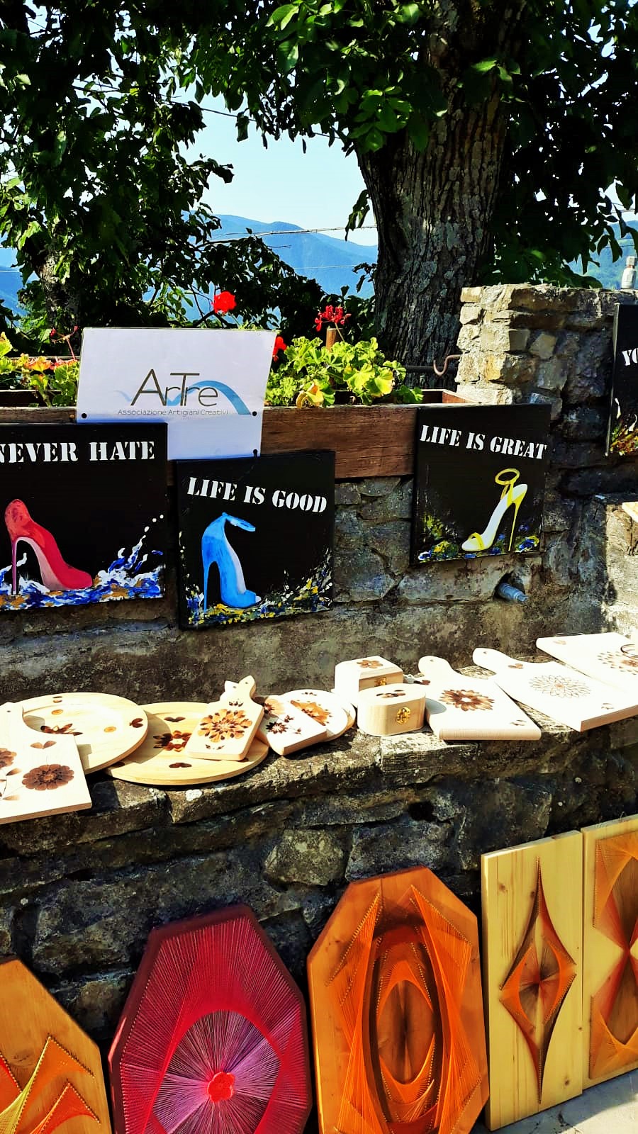   "Artigiani Creativi" di ArTre   5 agosto 2018   Brugnello di Marsaglia (PC) - mercatino di artigianato locale 