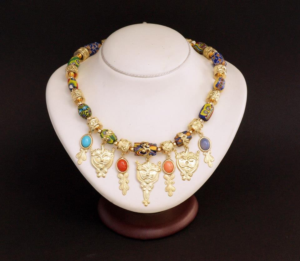 Collana di murrine con mascherine d'oro