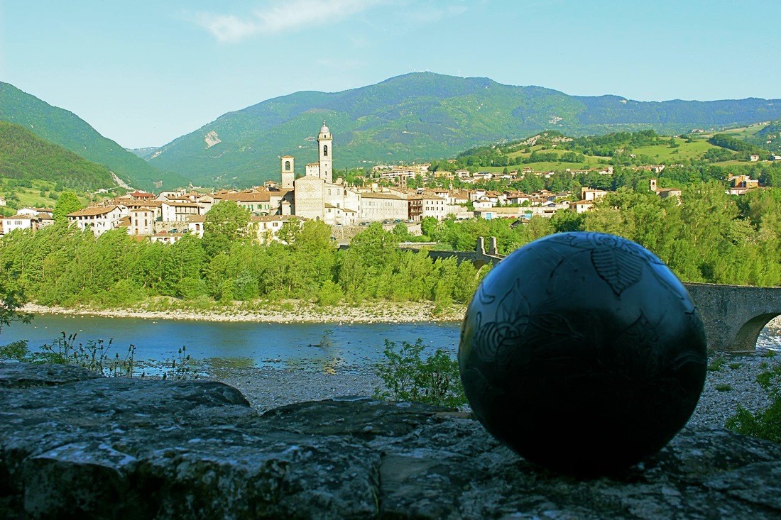 Le "Sfere Imperfette" di Bobbio 