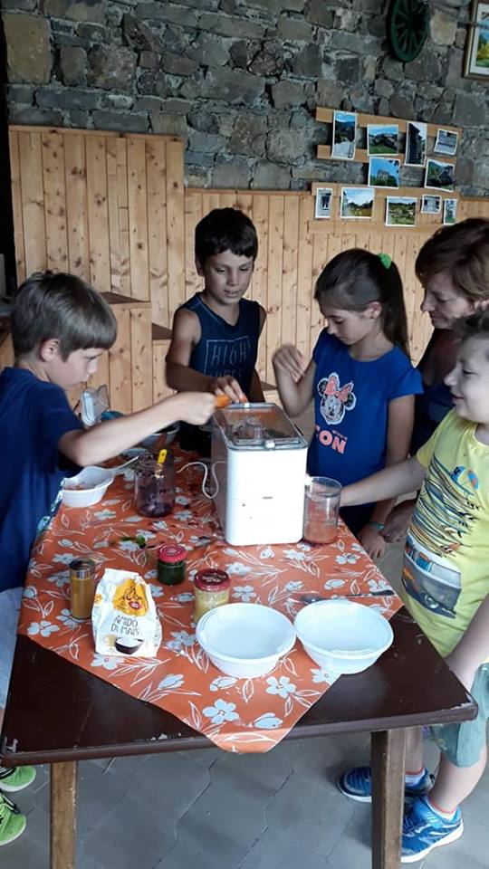 Lisore di Cerignale (PC)     8 luglio  - Giornata della volpe     Una giornata in alta Val Trebbia per tutta la famiglia  ma dedicata ai bambini      I NOSTRI SRAVEIGHI ...  i bambini selvatici