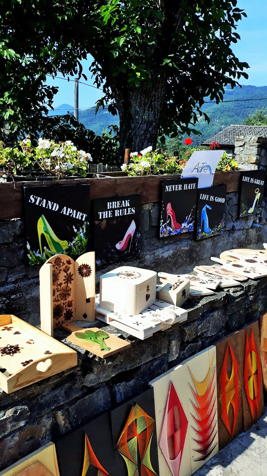   "Artigiani Creativi" di ArTre   5 agosto 2018   Brugnello di Marsaglia (PC) - mercatino di artigianato locale 