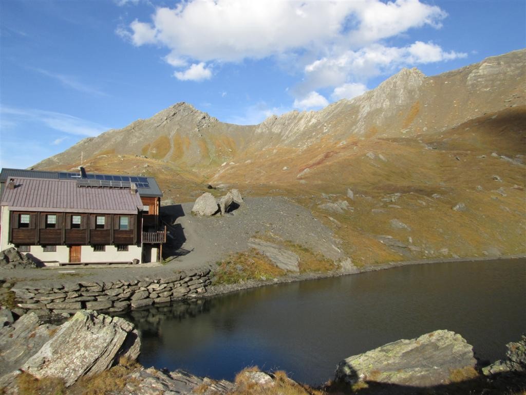 Lago et refuge de Verde, superbe halte gastronomique (2583m)