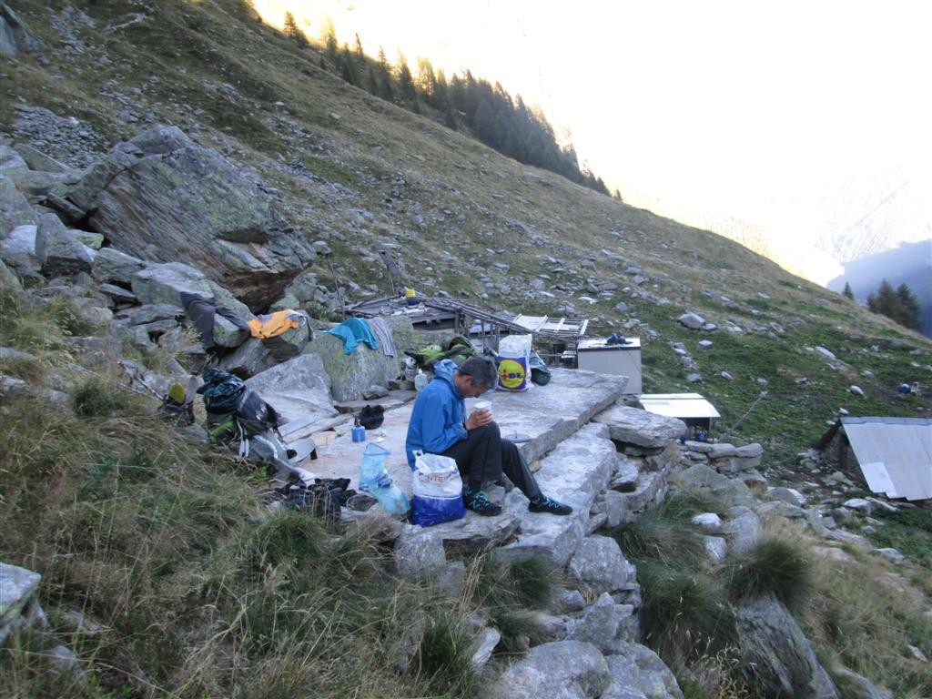 Bivouac sur "plaque" sous le colle di Redorta