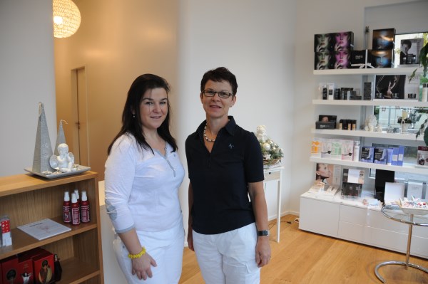 Von links nach rechts: Rosmarie Notter (Kosmetik), Hedi Beck (Massage)
