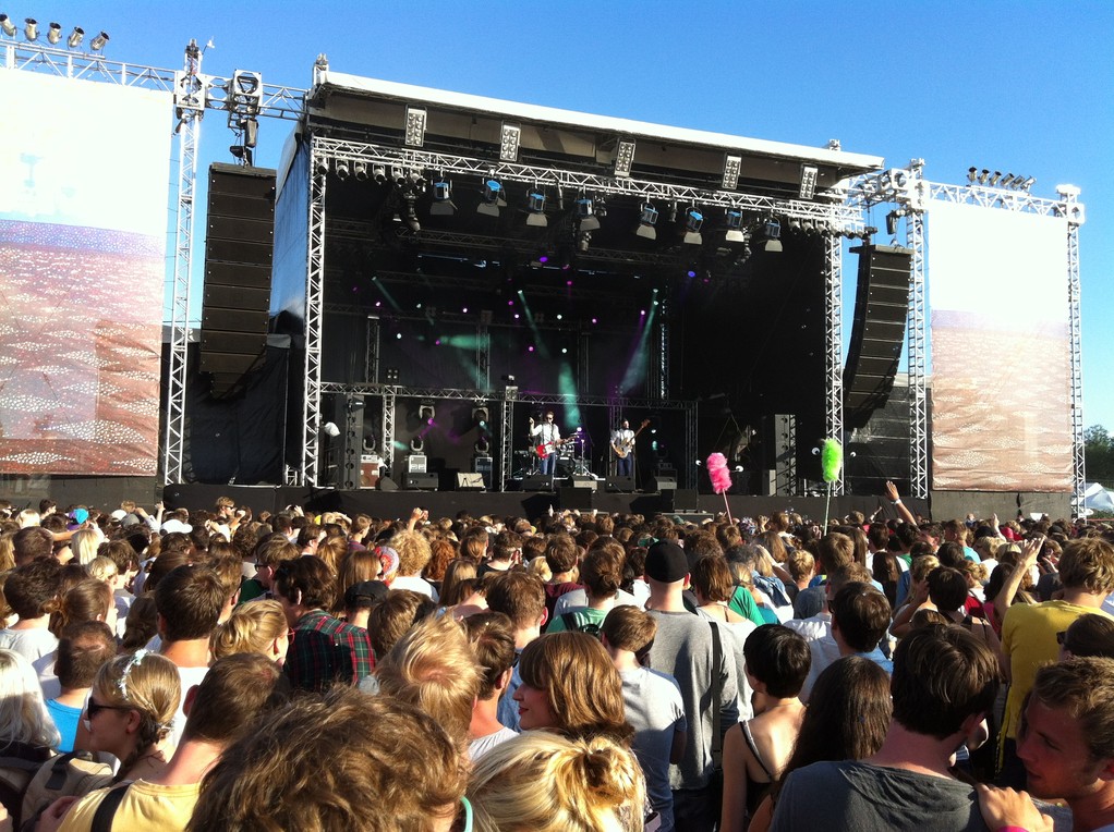 WhoMadeWho on stage