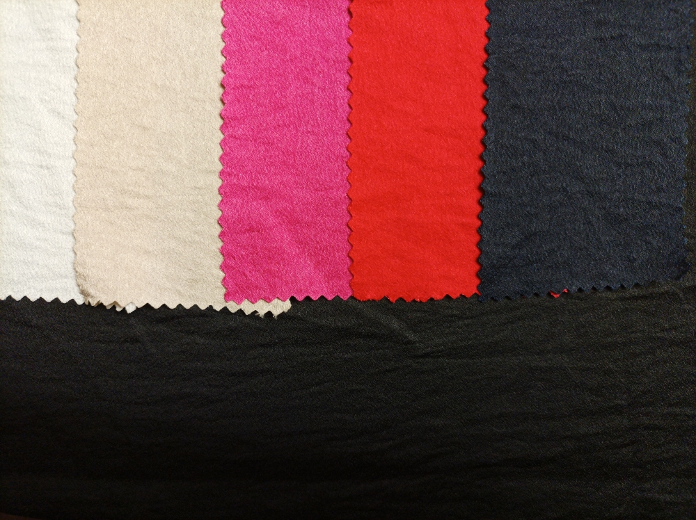 grossiste tissu danielo satin Tissu pour prêt-à-porter et