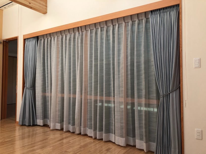 大開口の掃出しカーテン - 家具・インテリアの店 トリイ【掛川葛布