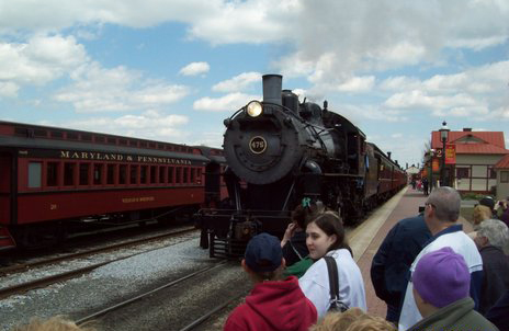 2013 Our Group Waiting for the Arrival of the Strasbourg Railroad Train 