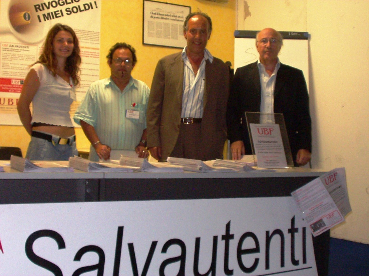 I volontari dell'UBF con Il Dott. Giancarlo Ragone, Presidente dell' UBF e con l'Avv. Angelo Ragone, confondatore e componente il Direttivo dell' UBF