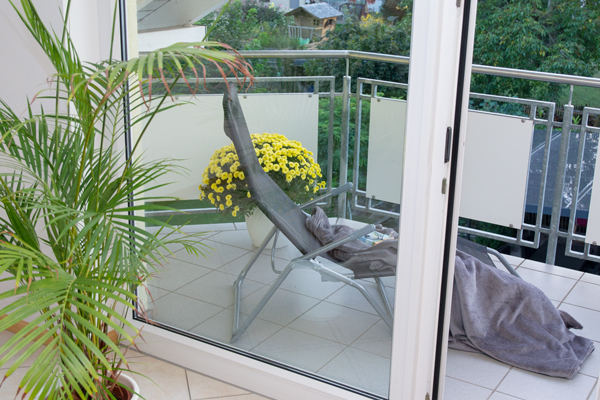 Balkon mit Liegestuhl  | Ferienwohnung Wörner | Pfaffenweiler