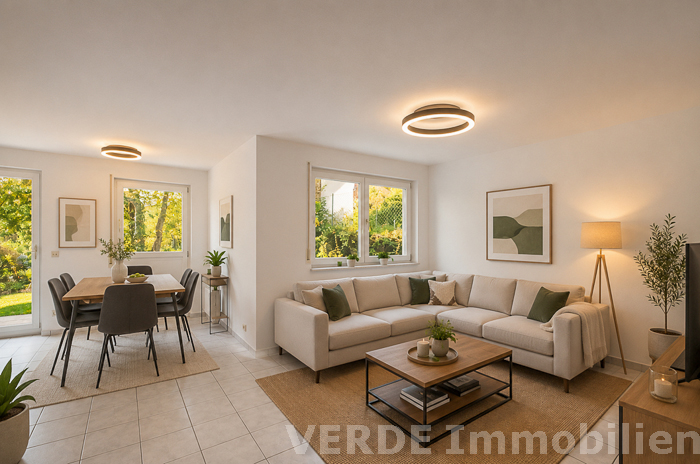 Helles Wohn-/Esszimmer mit Gartenterrasse