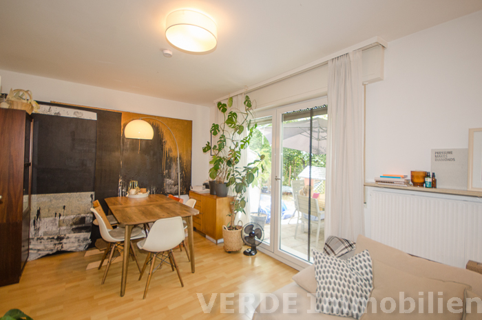 Wohn-/Esszimmer mit Zugang Terrasse