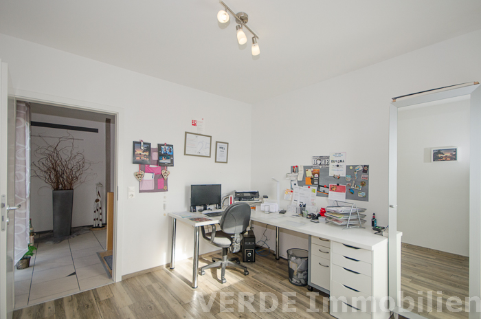 Büro-/Gästezimmer EG