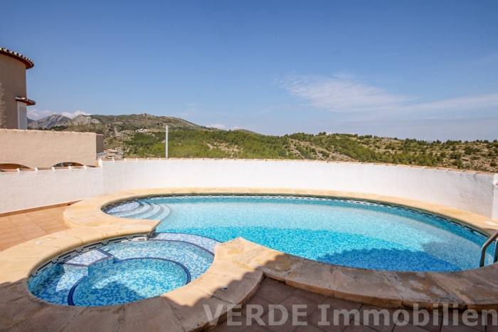 Pool mit Fernblick