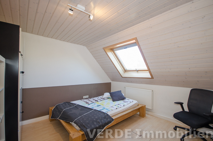 Schlafzimmer DG