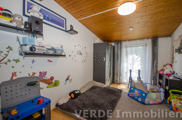 Arbeits-/Kinderzimmer
