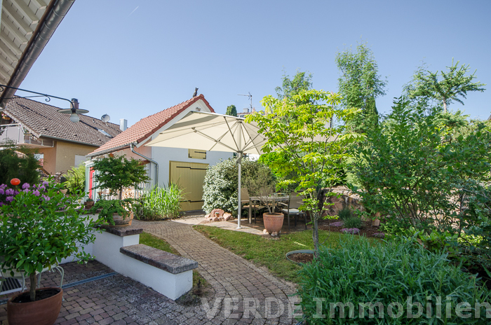 Garten mit ausgebautem Schuppen