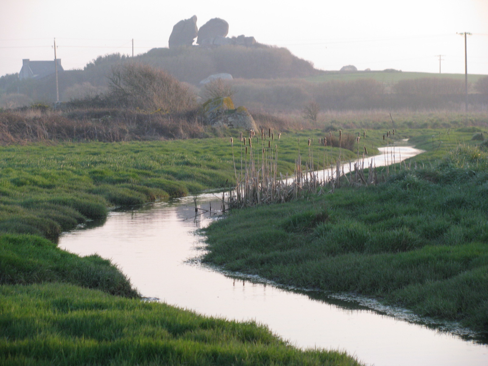 Le ruisseau Le Luhan qui traverse Kerlouan