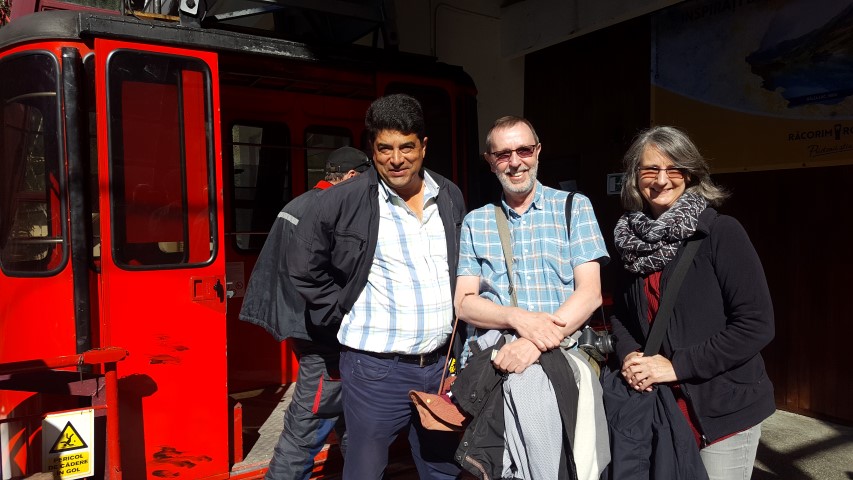 Freude über die geöffnete Seilbahn