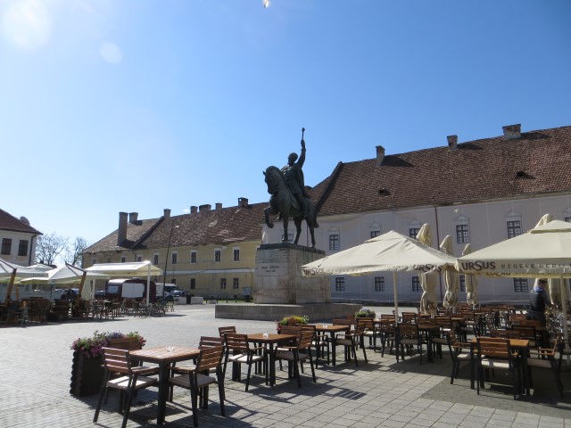 Hauptplatz mit Reiterstandbild Michael der Tapfere