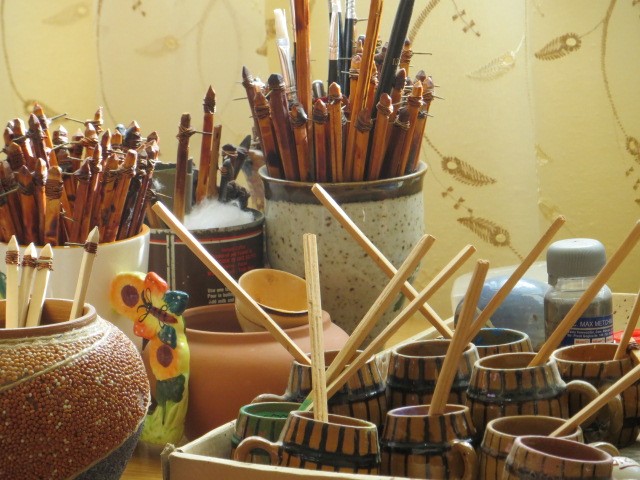 Im Atelier einer Eiermalerin