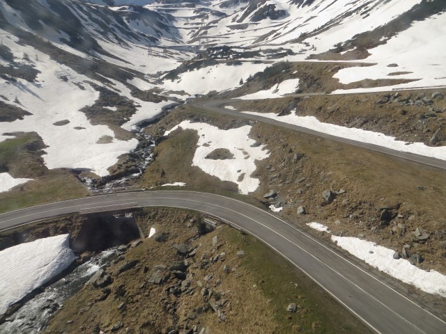 Die sich hinaufschlängelnde Passstraße