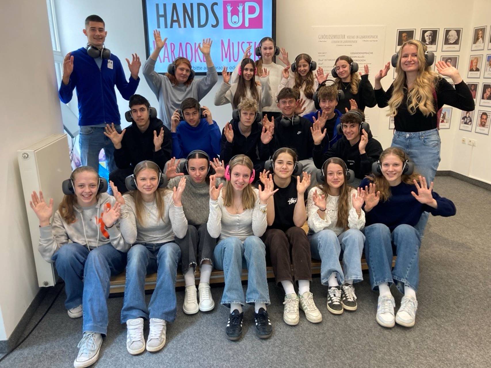 6A Exkursion „Handys Up!“ Interaktive Erlebnisausstellung - Eine geführte Tour in die Welt gehörloser Menschen