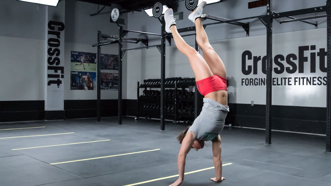 handstand walk crossfit chateaubourg