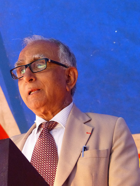 Dr Bikas Sanyal directeur de la maison de l'Inde - Sous le chapiteau