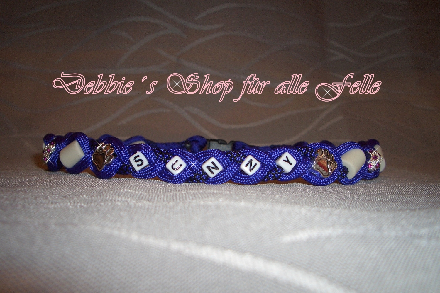 acid purple / acid purple diamonds mit Namen Pfotenbeads und Strassperlen